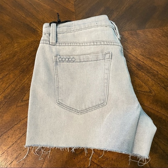 BLANK NYC Fulton Roll Up Denim Shorts Light Wash Raw Hem Size 27 - Picture 4 of 6